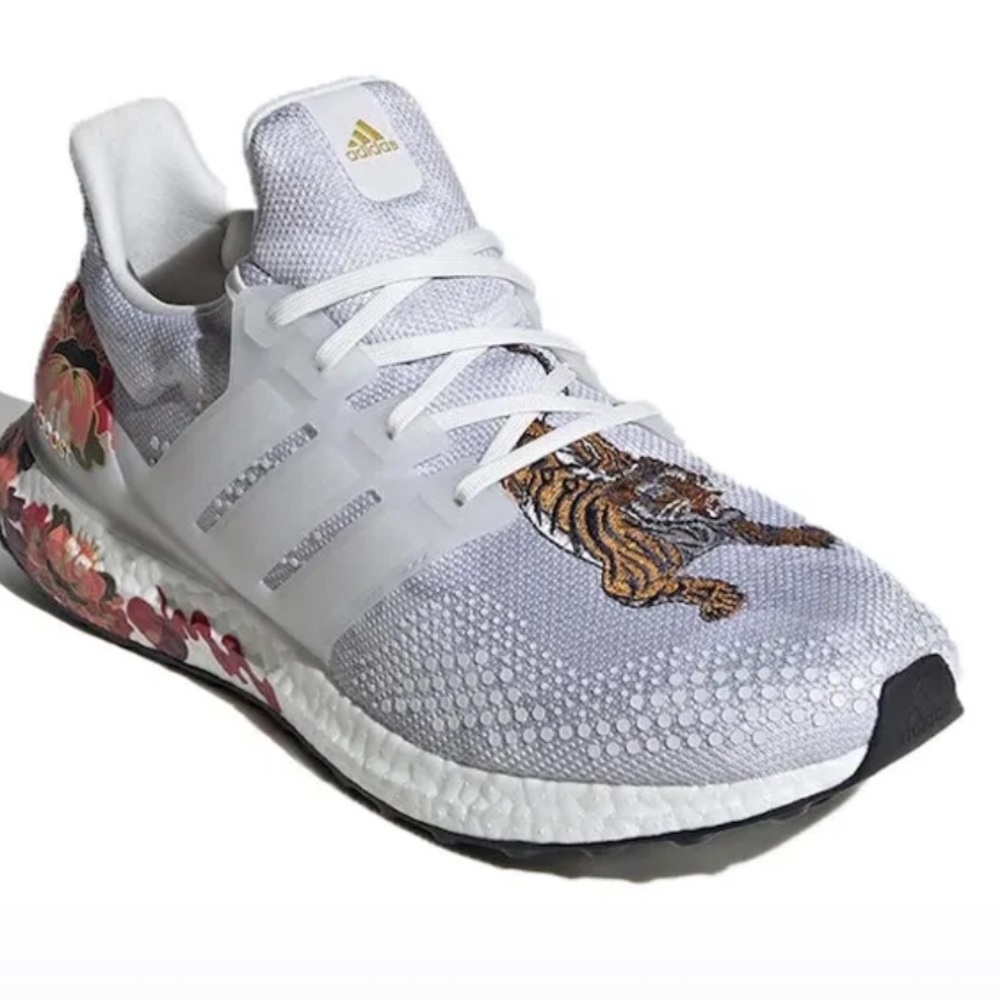 Adidas Men’s Ultra Boost Chinese New Year 2020 Size 10.